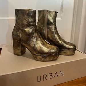 Urban Outfitters Olivia Metallic Platform Boot